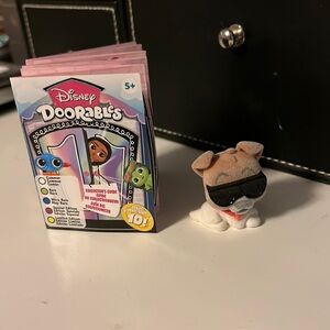 Disney doorables series 10 Dodger